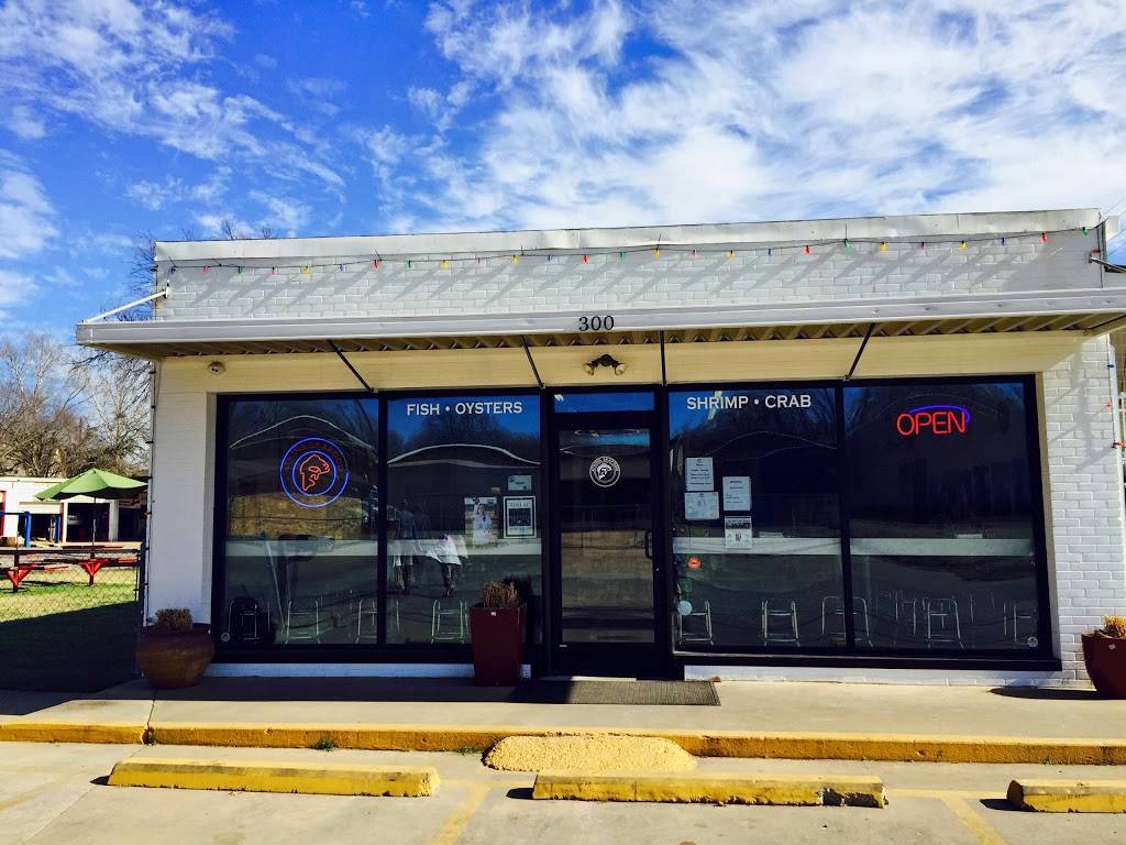 Atkins Seafood | restaurant | 300 Ferris Ave, Waxahachie, TX 75165, USA | 2144635490 OR +1 214-463-5490