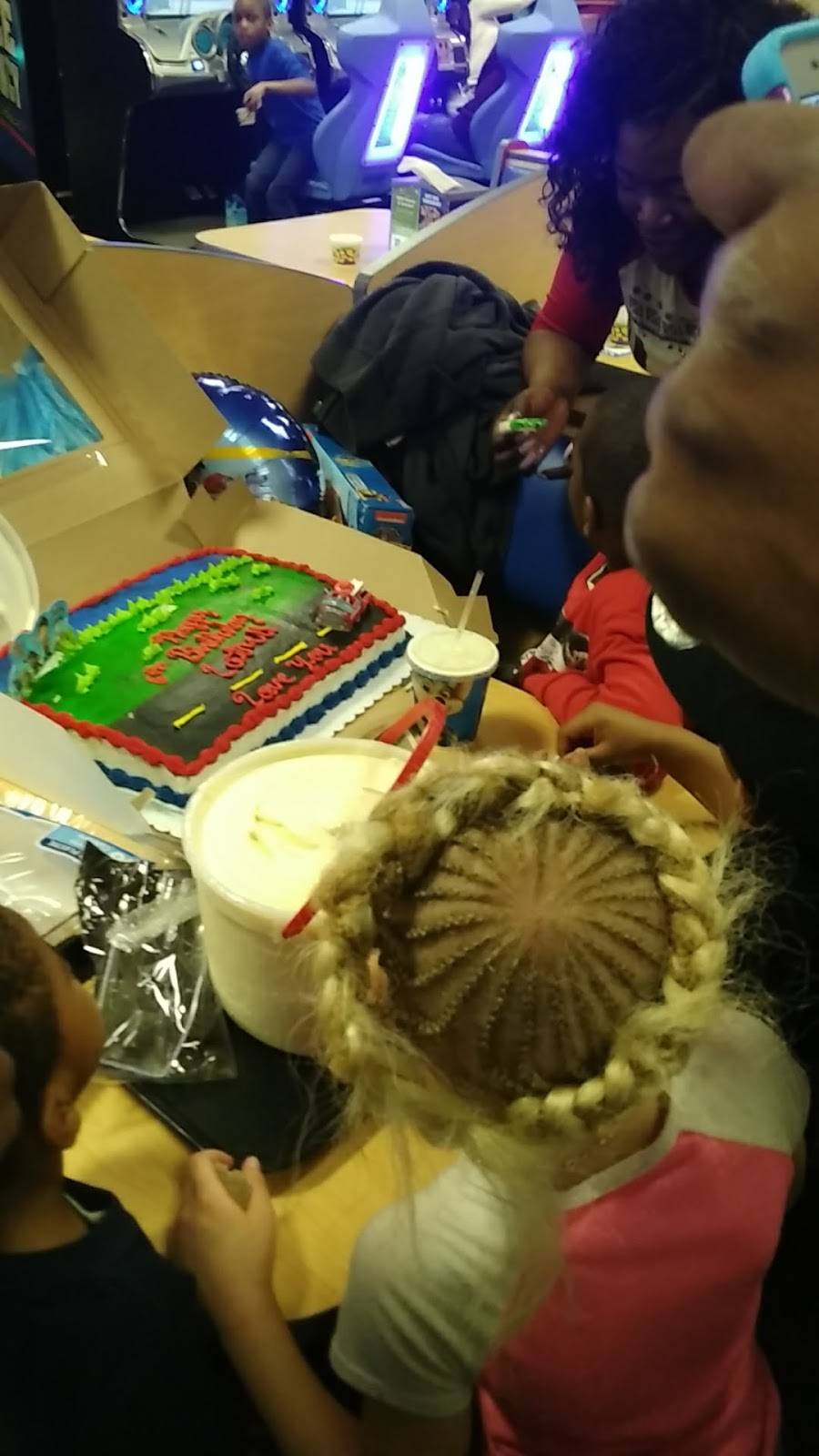 Chuck E. Cheese | restaurant | 1000 Hylan Dr, Rochester, NY 14623, USA | 5852926380 OR +1 585-292-6380