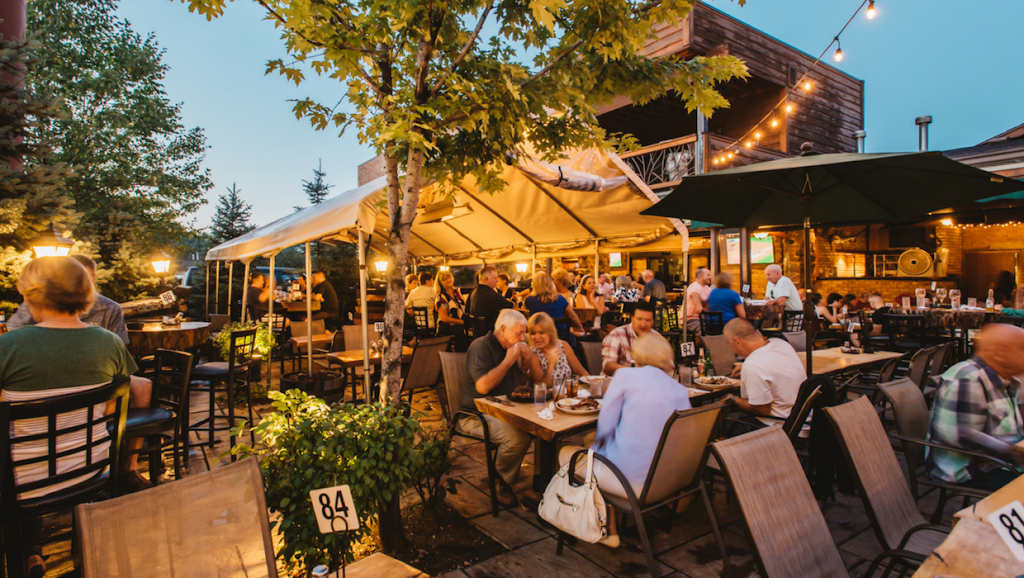 Krapils Steakhouse & Patio | restaurant | 6600 W 111th St, Worth, IL 60482, USA | 7084482012 OR +1 708-448-2012