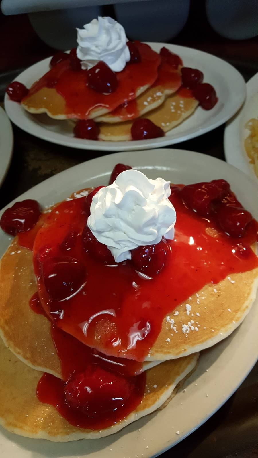 Izzys Dockside Diner & Pub | restaurant | 186 Broadway St, Berlin, WI 54923, USA | 9203617693 OR +1 920-361-7693