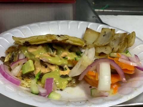 Ta’cool taco truck | restaurant | 1631-1699 N Parton St, Santa Ana, CA 92706, USA | 2095007052 OR +1 209-500-7052