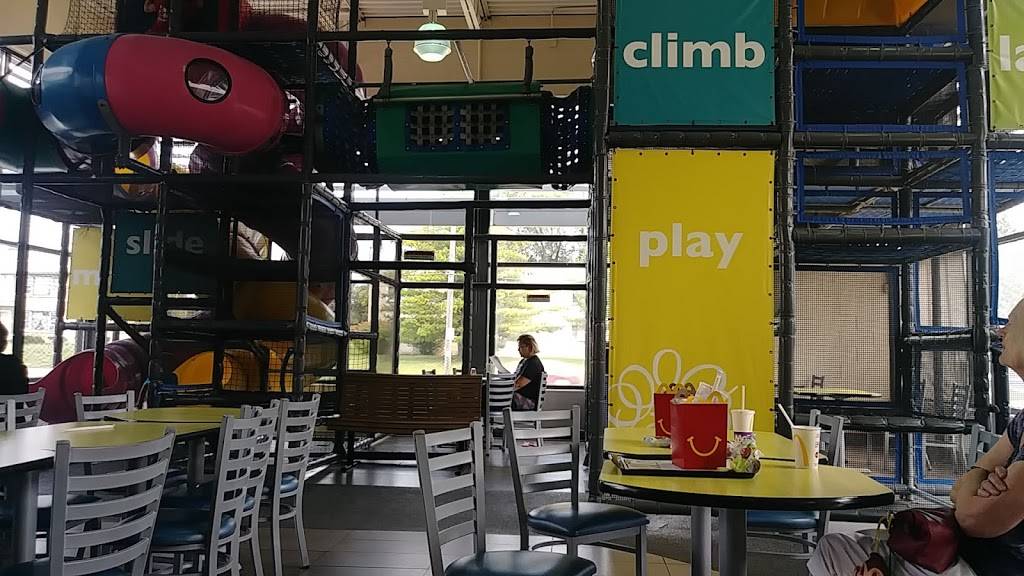 McDonalds | cafe | 6163 S Packard Ave, Cudahy, WI 53110, USA | 4145710530 OR +1 414-571-0530