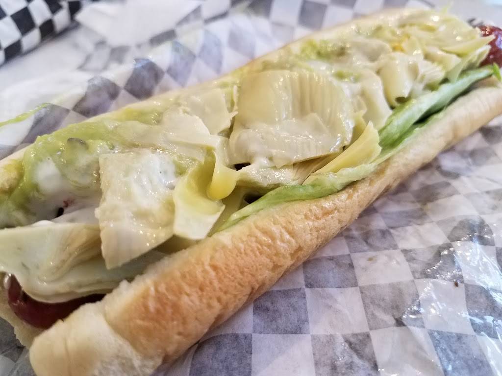 Famous Vinnies Hot Dogs | restaurant | 1708 W Texas St, Fairfield, CA 94533, USA | 7073841311 OR +1 707-384-1311