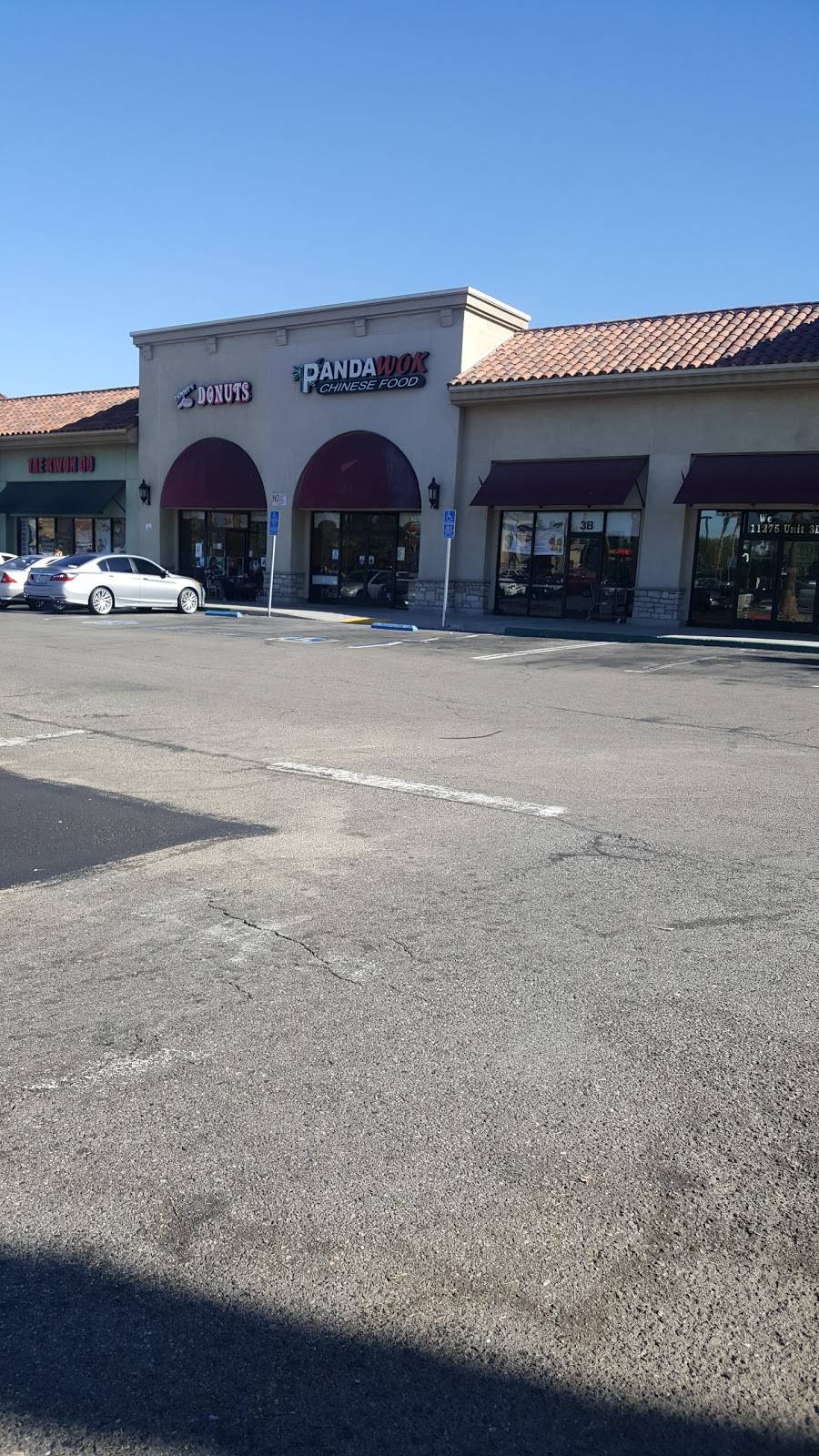 Panda Wok | restaurant | 11275 Sierra Ave #3b, Fontana, CA 92337, USA | 9094286288 OR +1 909-428-6288