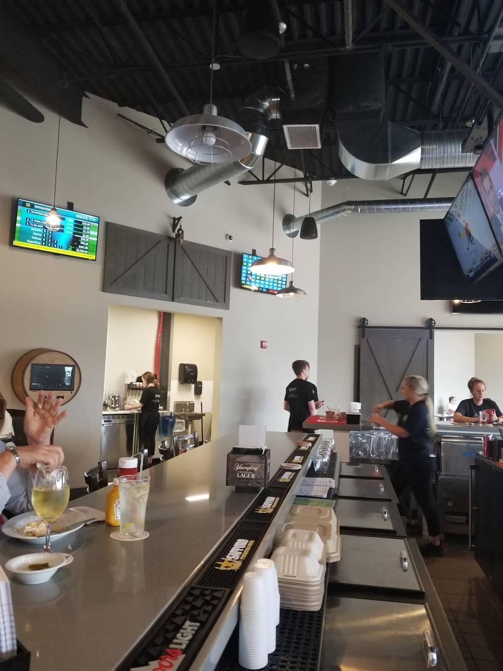 Quincy’s Uptown Bar and Grill | restaurant | Damascus, MD 20872, USA | 2403087244 OR +1 240-308-7244