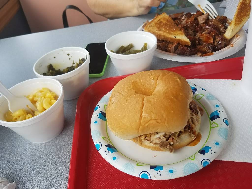 Beaugards Southern Bar "B" Que | restaurant | 975 S South St, Wilmington, OH 45177, USA | 9376558100 OR +1 937-655-8100