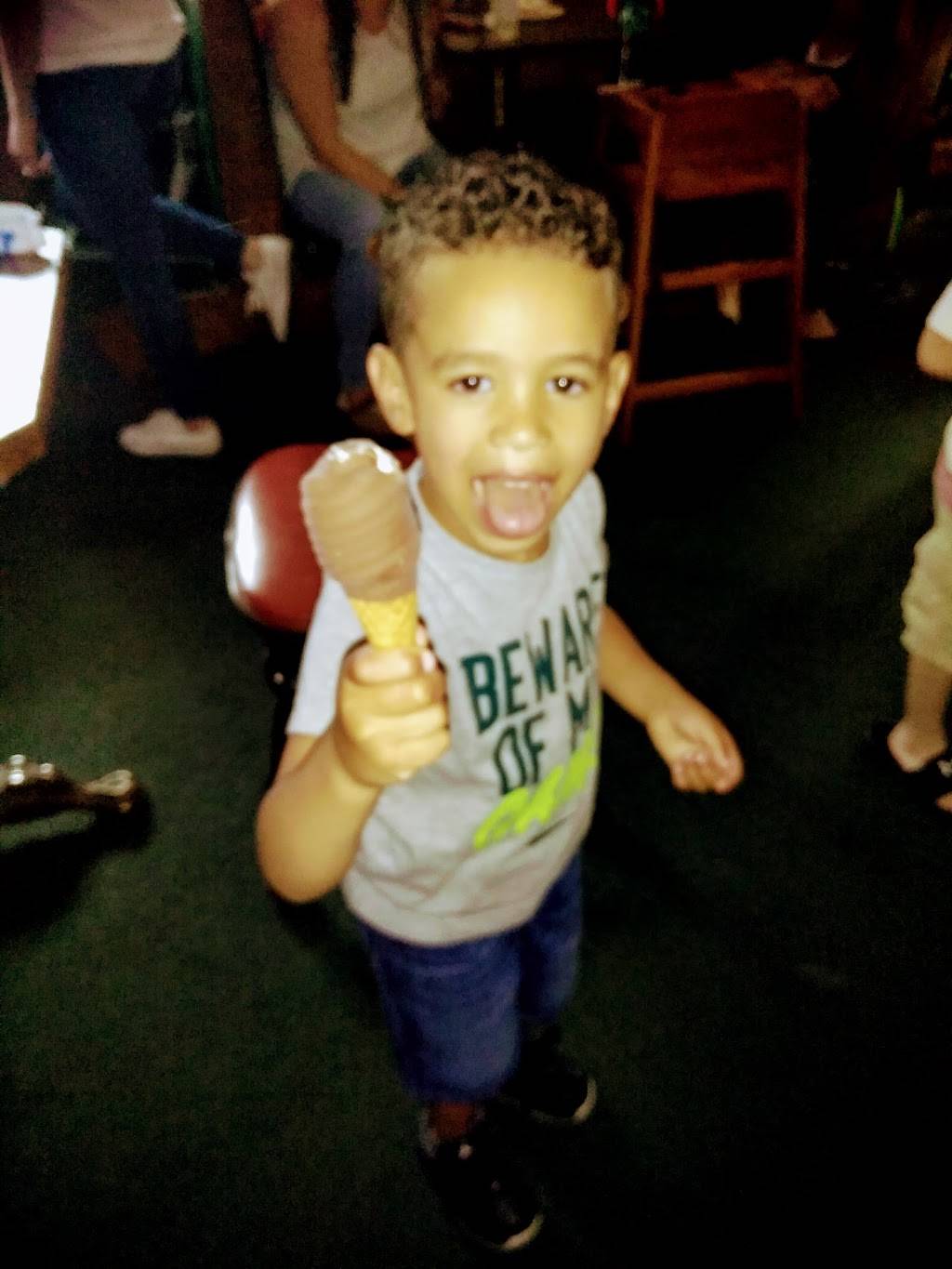 Oak Lounge | restaurant | 810 N Montello St, Brockton, MA 02301, USA | 5085808880 OR +1 508-580-8880