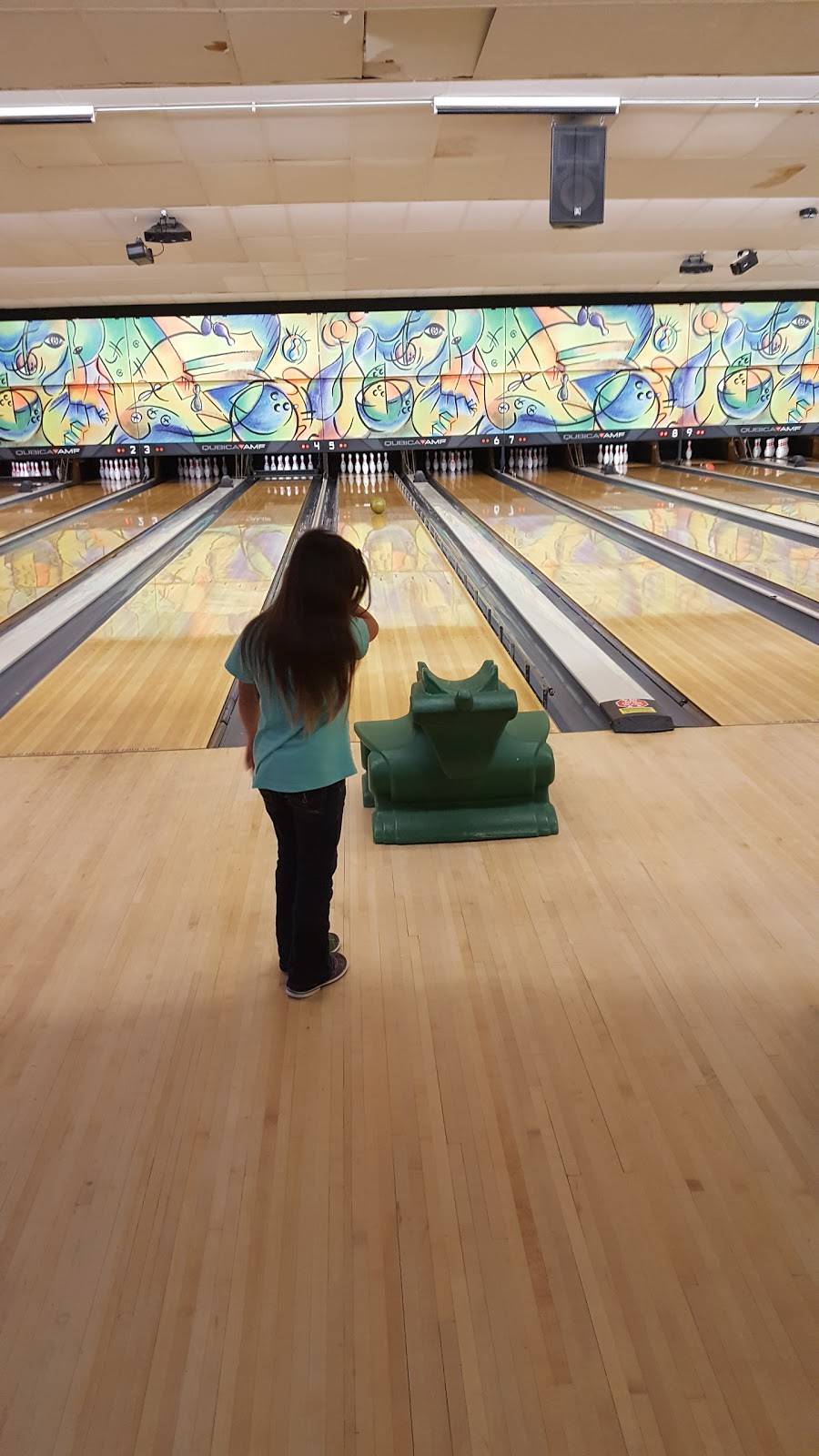 Sparetimes | meal takeaway | 1 Family Fun Pl, Hampton, VA 23666, USA | 7578382121 OR +1 757-838-2121