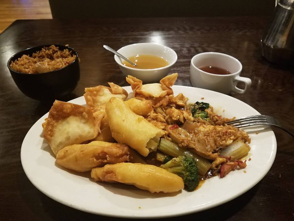 Great Chow | restaurant | 2702, 17 Beale Street, Quincy, MA 02170, USA | 6173281338 OR +1 617-328-1338