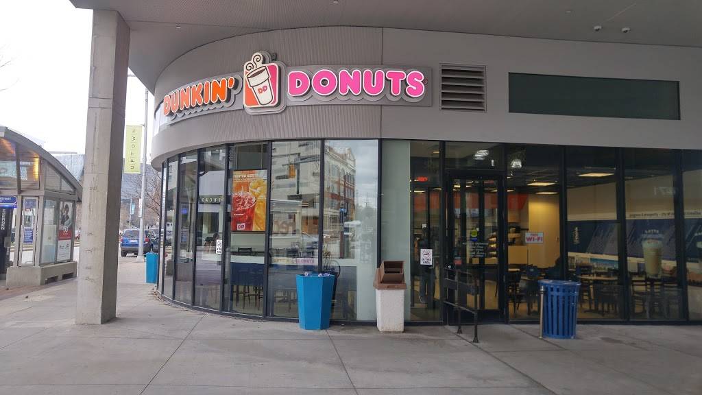 Dunkin | bakery | 11451 Euclid Ave, Cleveland, OH 44106, USA | 2163684639 OR +1 216-368-4639