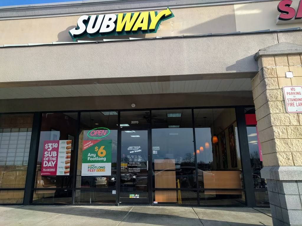 Subway Restaurants | restaurant | Apple Blossom Corners, 2070 S Pleasant Valley Rd Unit 24, Winchester, VA 22601, USA | 5406623164 OR +1 540-662-3164