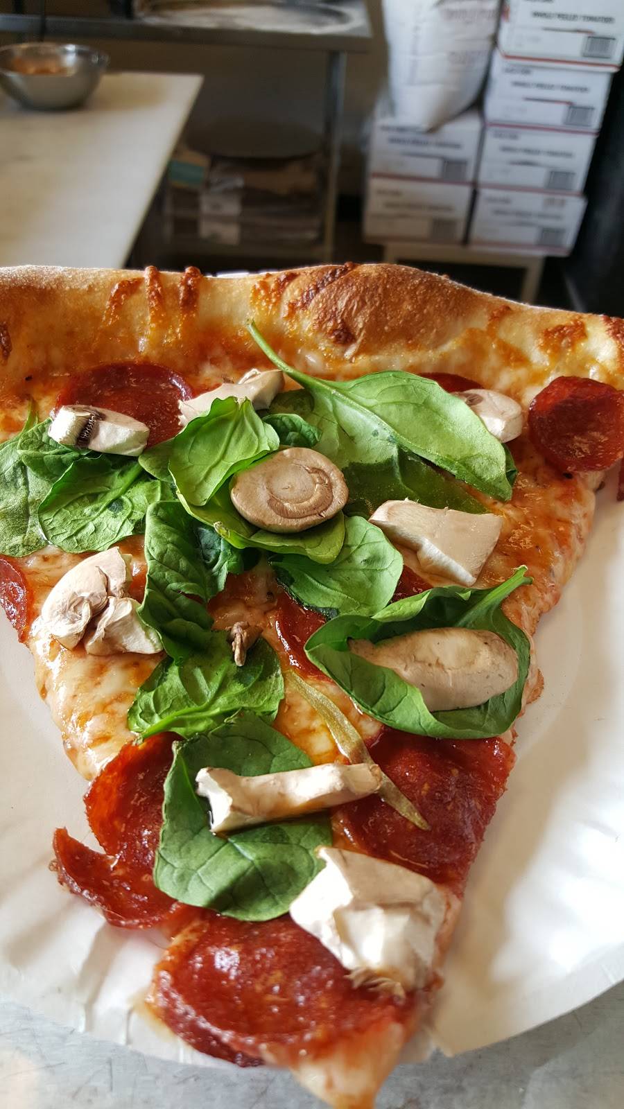 Luccis Place | restaurant | 405 E Main St, Kent, OH 44240, USA | 3306739833 OR +1 330-673-9833