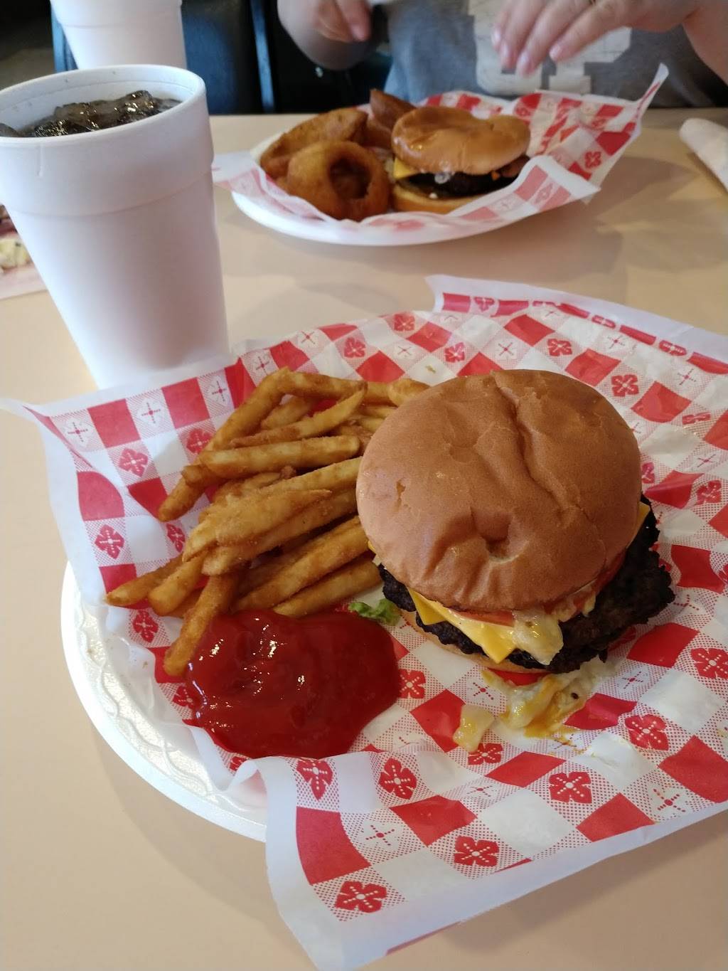 Char Burger | restaurant | 3848 AL-69, Guntersville, AL 35976, USA | 2565054720 OR +1 256-505-4720