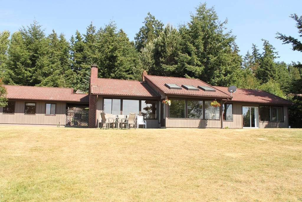 Lopez Islander Resort and Marina | night club | 2864 Fisherman Bay Rd, Lopez Island, WA 98261, USA | 3604682233 OR +1 360-468-2233