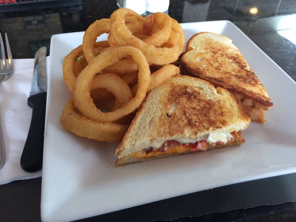 Brodies Seaport | restaurant | 215 Derby St, Salem, MA 01970, USA | 9785948490 OR +1 978-594-8490