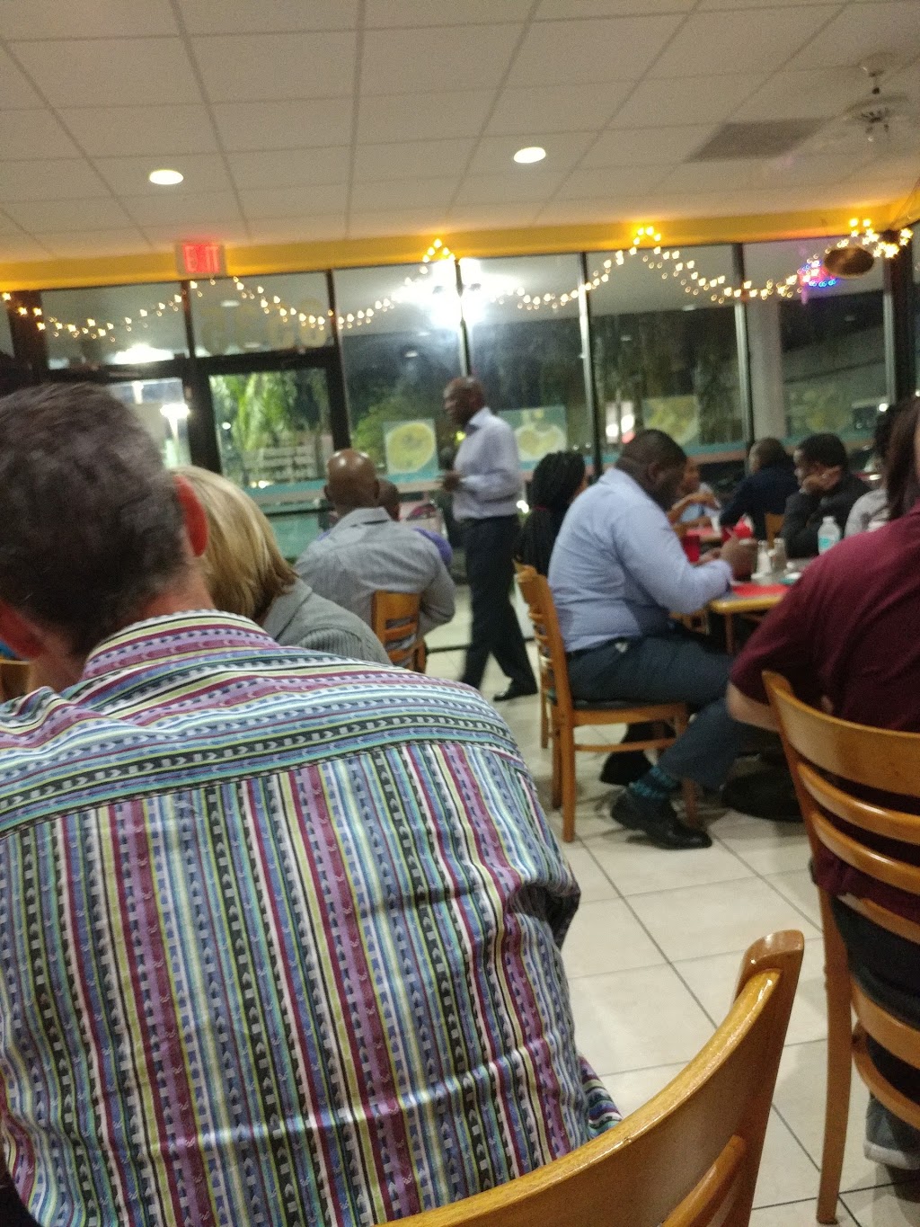 H & R Grill | restaurant | 3535 N Pine Island Rd, Sunrise, FL 33351, USA | 9543683495 OR +1 954-368-3495