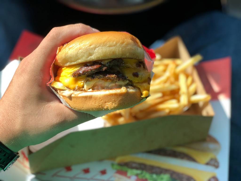 In-N-Out Burger | restaurant | 901 E Whitestone Blvd, Cedar Park, TX 78613, USA | 8007861000 OR +1 800-786-1000