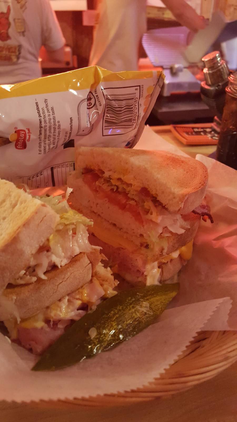 Red Mule Pub | restaurant | 1208 S Broad St, Brooksville, FL 34601, USA | 3527969650 OR +1 352-796-9650