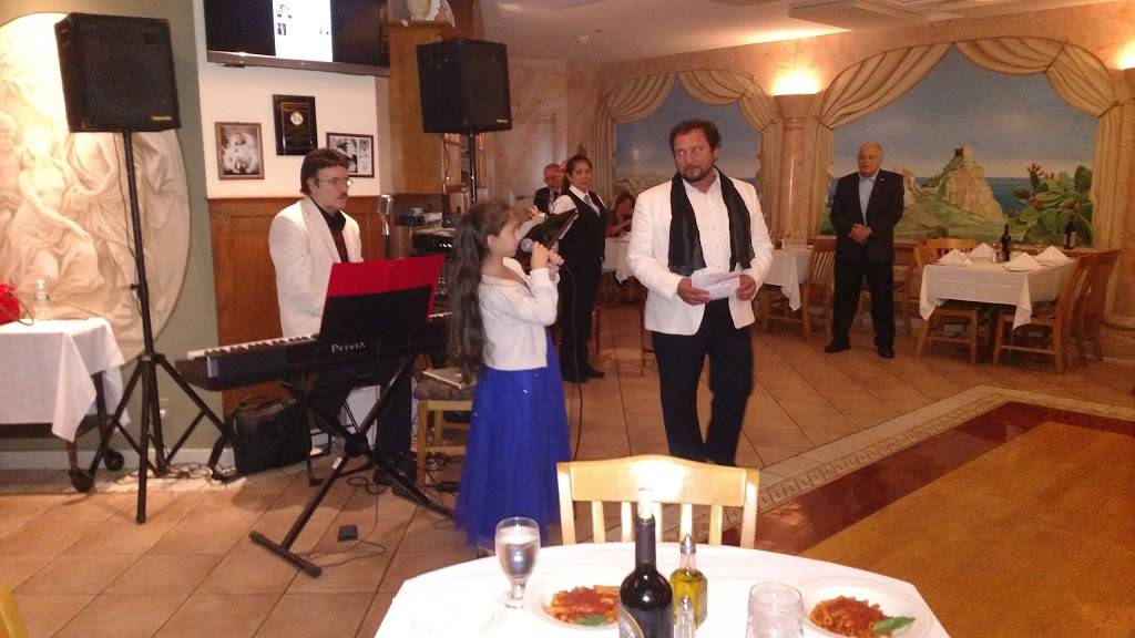 Carmelas Ristorante | restaurant | 912 Hempstead Turnpike, Franklin Square, NY 11010, USA | 5164889898 OR +1 516-488-9898