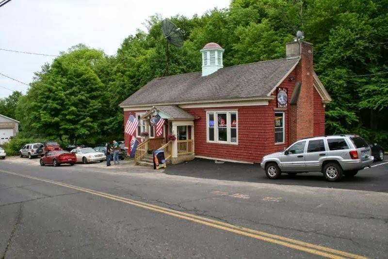 Mr. Ds Tavern | cafe | 876 Rubber Ave, Naugatuck, CT 06770, USA | 2034904770 OR +1 203-490-4770