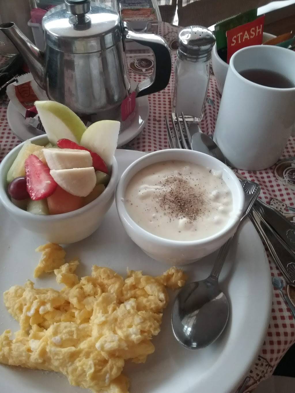 Zinis Diner | restaurant | 796 S Cloverdale Blvd, Cloverdale, CA 95425, USA | 7078949444 OR +1 707-894-9444