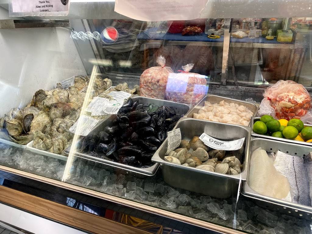 Alive & Kicking Lobsters | restaurant | 269 Putnam Ave, Cambridge, MA 02139, USA | 6178760451 OR +1 617-876-0451