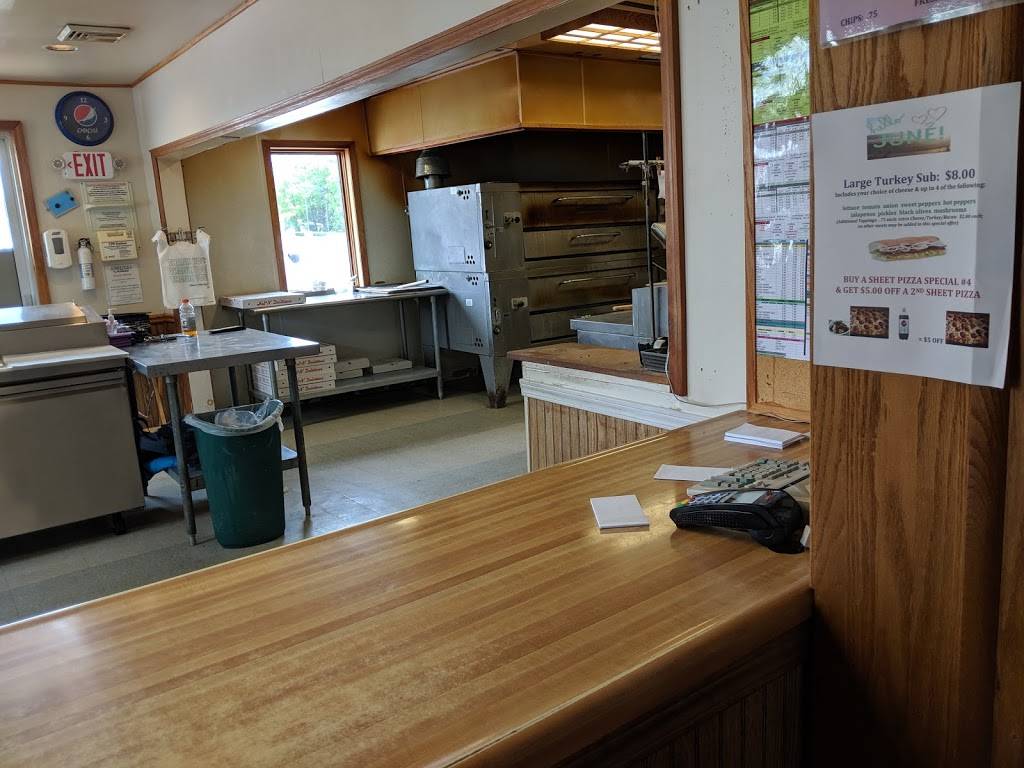 Pizza Land - LeRoy | restaurant | 131 W Main St, Le Roy, NY 14482, USA | 5857686630 OR +1 585-768-6630