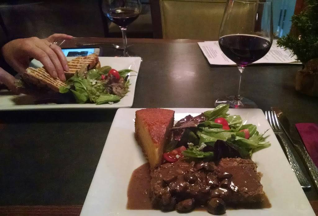 The Wine Pub | restaurant | 2907 Shelter Island Dr #108, San Diego, CA 92106, USA | 6197589325 OR +1 619-758-9325