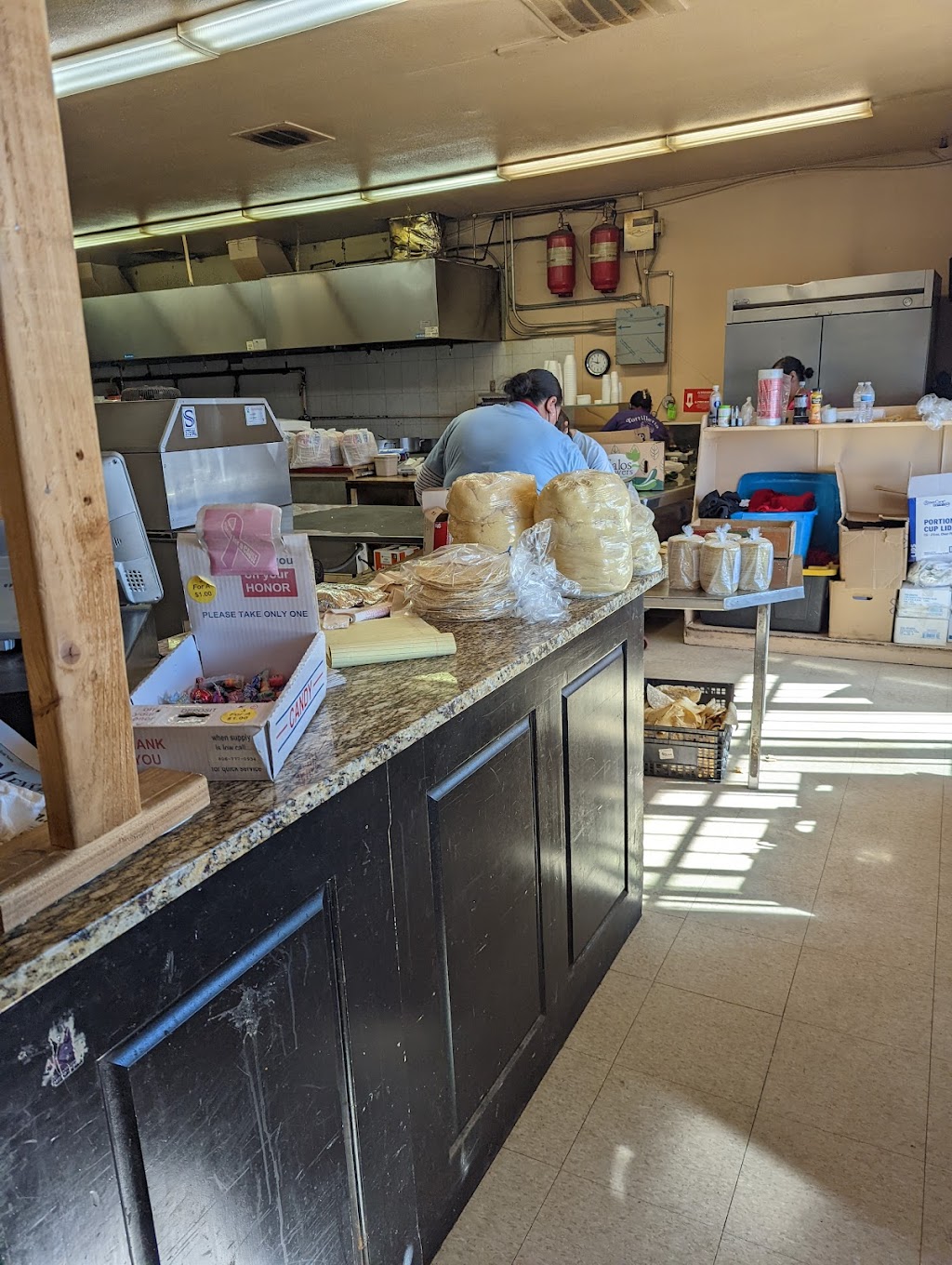 Tortilleria Lupita | restaurant | 4013 SE 10th Ave, Amarillo, TX 79104, USA | 8063723537 OR +1 806-372-3537