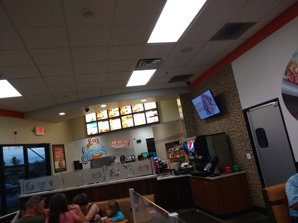 A&W Restaurant | restaurant | 2124 W Riggin Ave, Visalia, CA 93291, USA | 5596255443 OR +1 559-625-5443