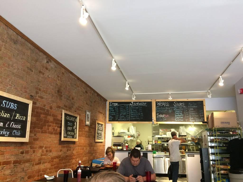 Titos Sloppy Doggs | restaurant | 1068 Market St, Wheeling, WV 26003, USA | 3046506252 OR +1 304-650-6252