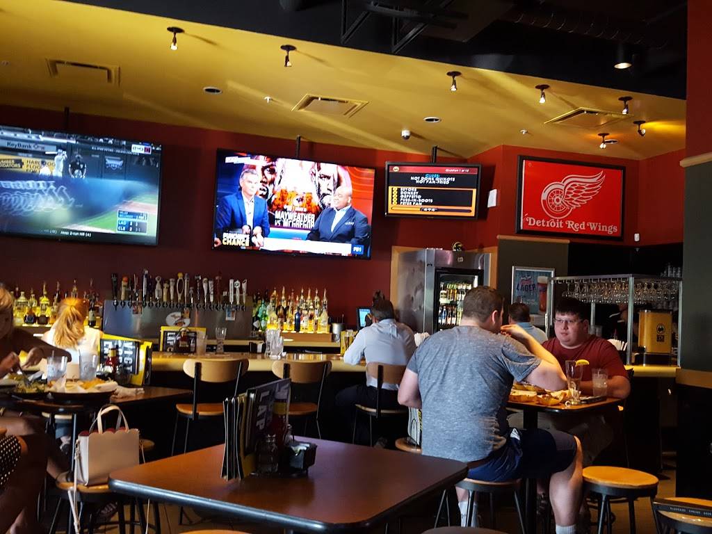 Buffalo Wild Wings | meal takeaway | 8251 Trillium Circle Avenue Suite 102, Grand Blanc, MI 48439, USA | 8106031299 OR +1 810-603-1299