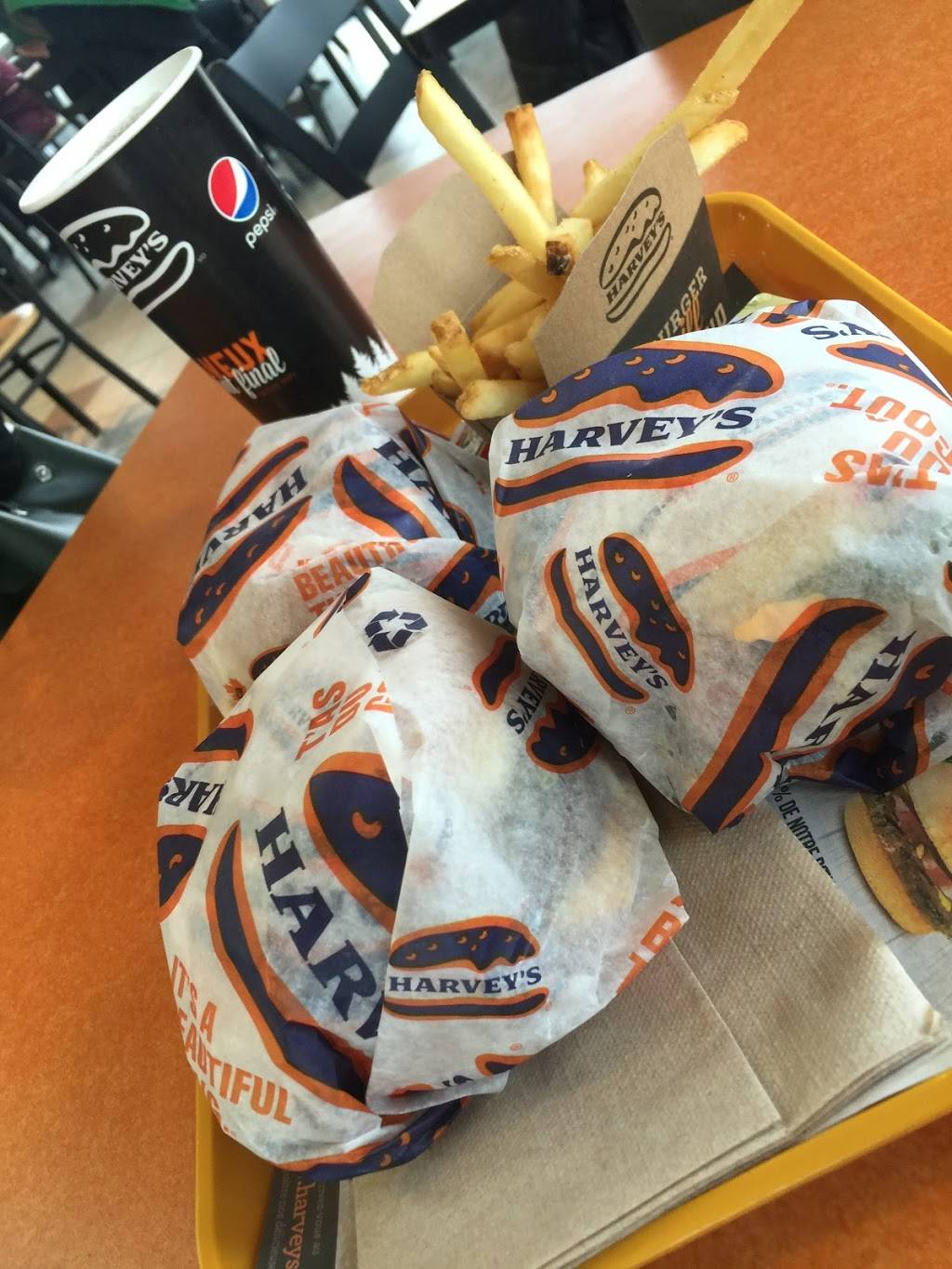 Harveys | restaurant | 7475 Boulevard Décarie, Montréal, QC H4P 2G9, Canada | 5147383588 OR +1 514-738-3588