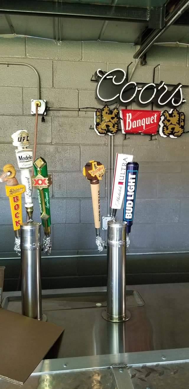 Ales Q & Brew | restaurant | 19588 K St, Somerset, TX 78069, USA | 8304297134 OR +1 830-429-7134