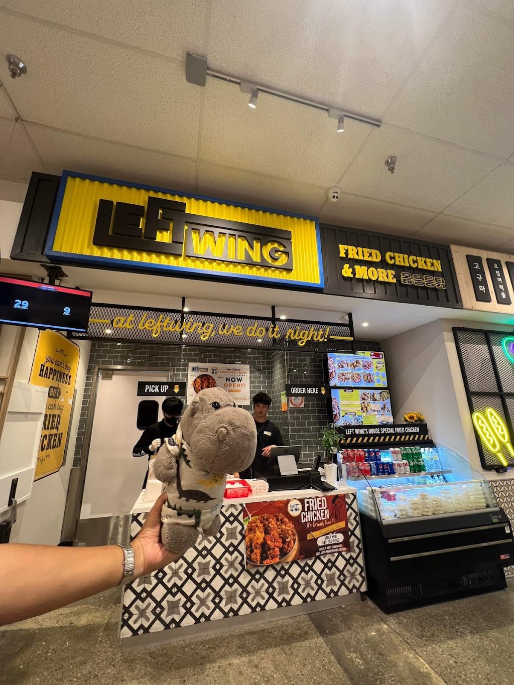 Left Wing | restaurant | 3825 Alton Pkwy, Irvine, CA 92606, USA | 9492658582 OR +1 949-265-8582