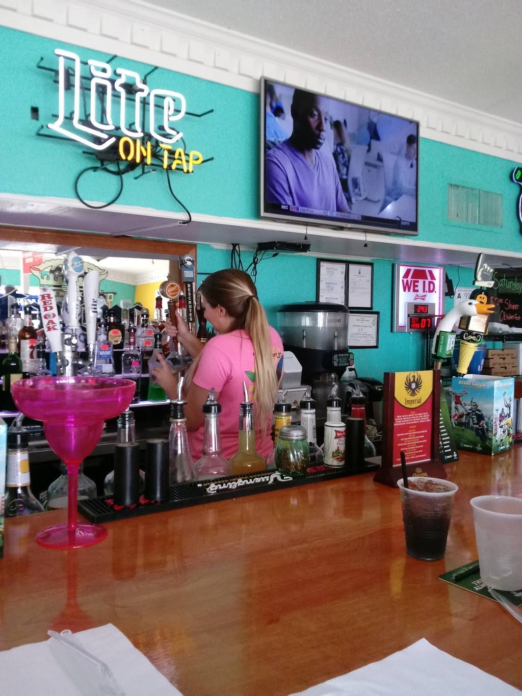 Beach Bums Grill & Bar | restaurant | 4021 Island Dr, North Topsail Beach, NC 28460, USA | 9103281044 OR +1 910-328-1044