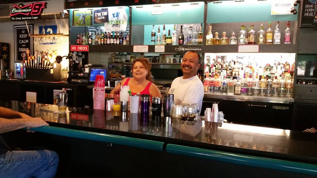 Just Left Pub & Grill | restaurant | 4308 198th St SW, Lynnwood, WA 98036, USA | 4257767379 OR +1 425-776-7379