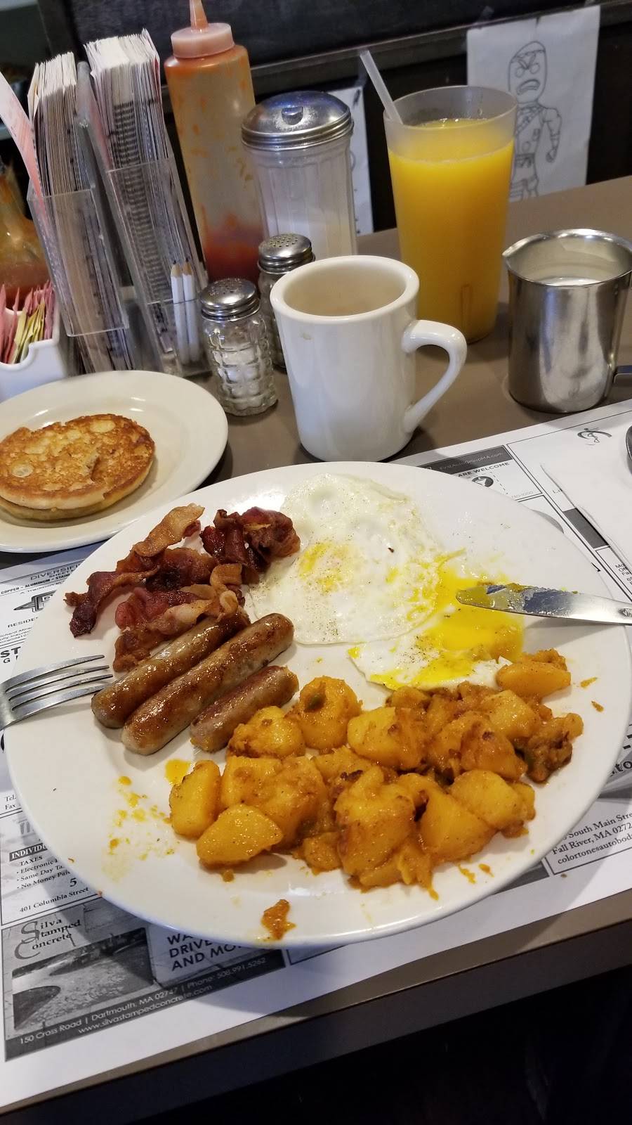 Ginas Restaurant | restaurant | 950 Wilson Rd, Fall River, MA 02720, USA | 5086794311 OR +1 508-679-4311