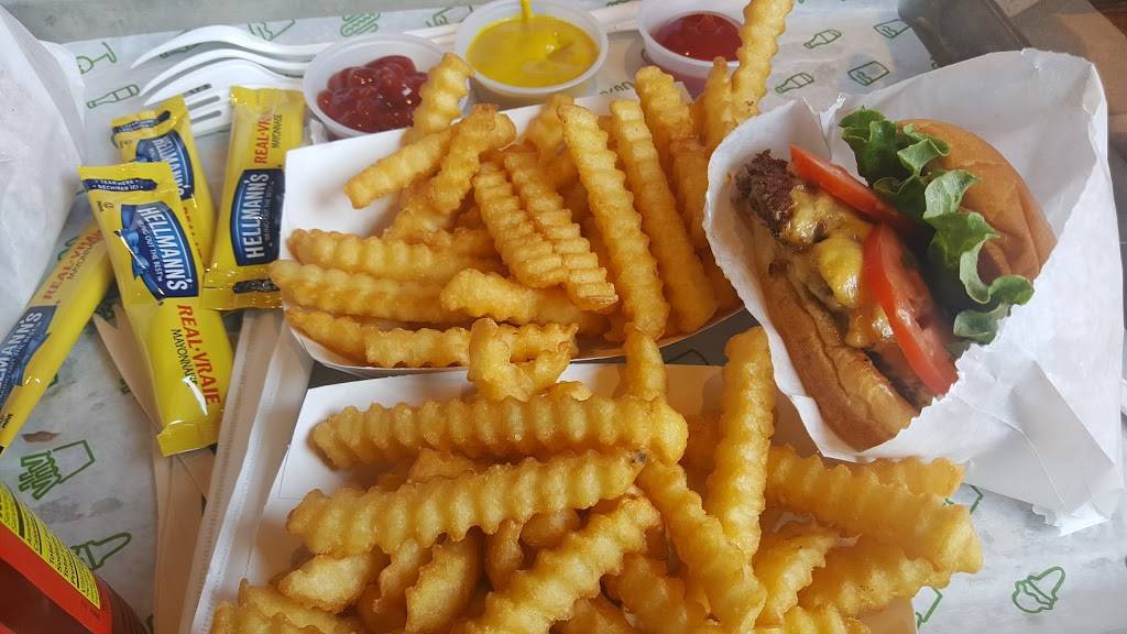 Shake Shack | restaurant | 3200 Chestnut St, Philadelphia, PA 19104, USA | 2673383464 OR +1 267-338-3464