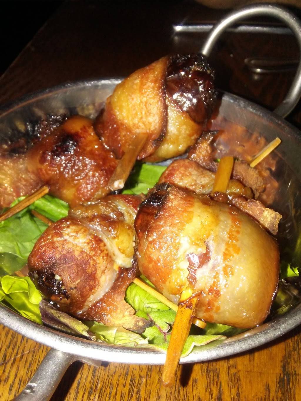 Vino Wine & Tapas Room | restaurant | 18046 W Ventura Blvd, Encino, CA 91316, USA | 8183432525 OR +1 818-343-2525