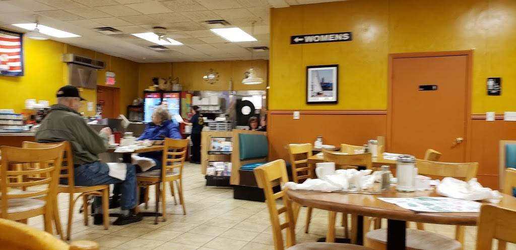 Zefs Coney Restaurant | restaurant | 201 3rd St, Bay City, MI 48708, USA | 9894021220 OR +1 989-402-1220