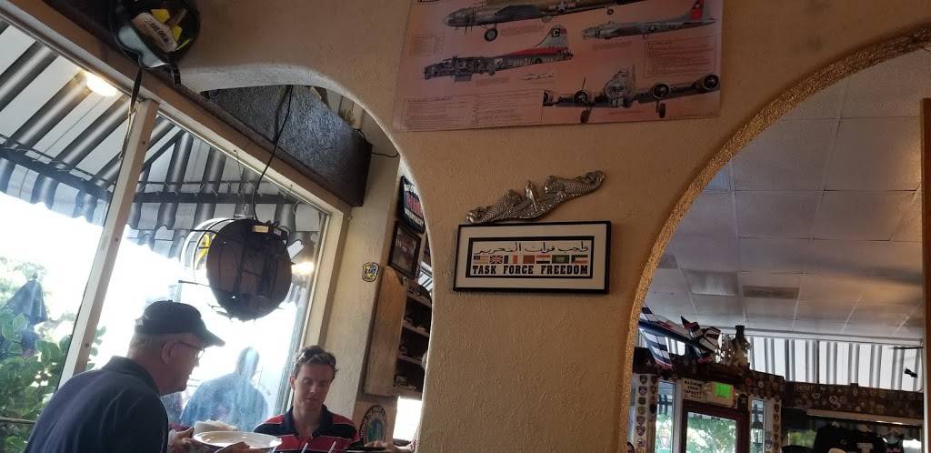 Helms Ale House | restaurant | 600 N Central Ave, Tracy, CA 95376, USA | 2092298667 OR +1 209-229-8667