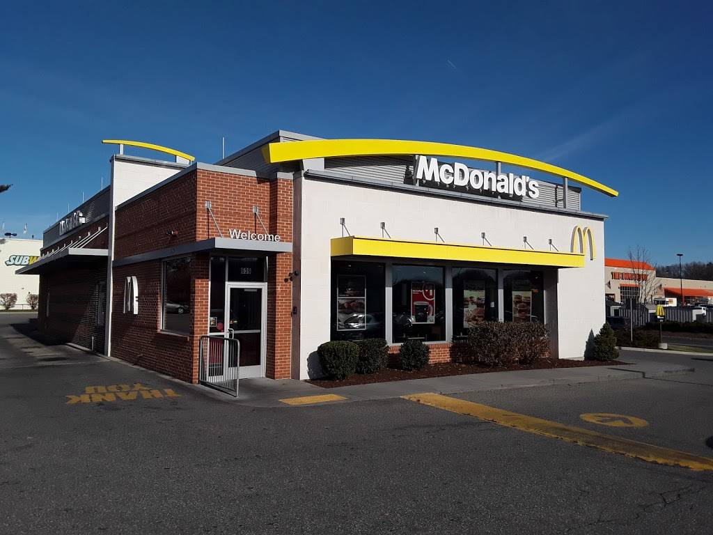 McDonalds | cafe | 639 Memorial Dr, Chicopee, MA 01020, USA | 4135933110 OR +1 413-593-3110