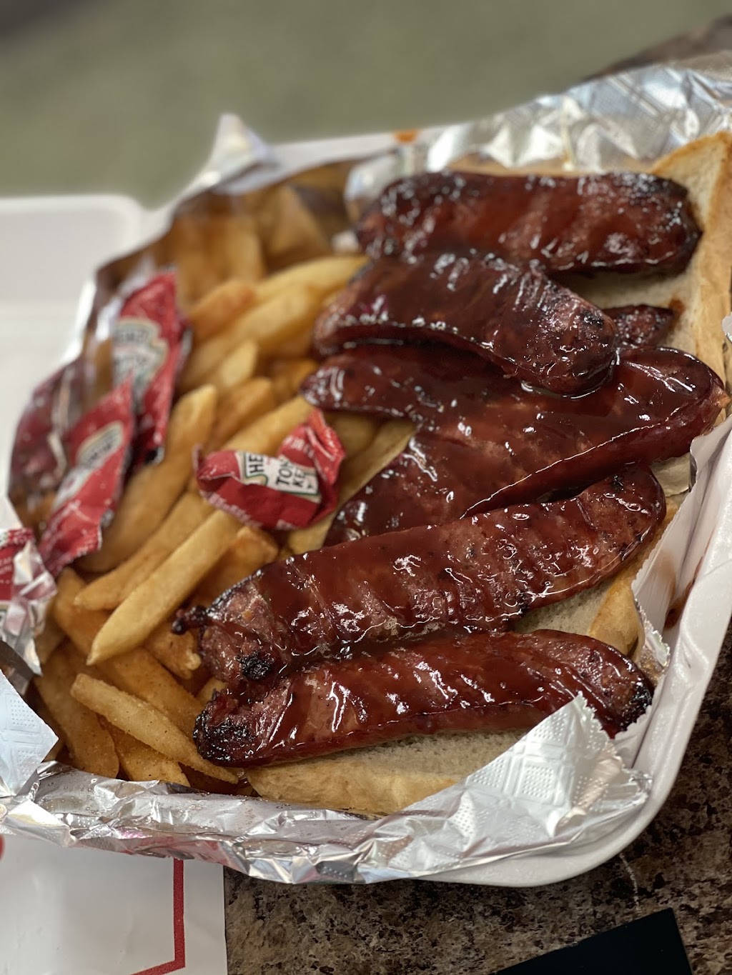 Fatbois Feast and GoodEatz | restaurant | 3150 E Ledbetter Dr, Dallas, TX 75216, USA | 4693169595 OR +1 469-316-9595