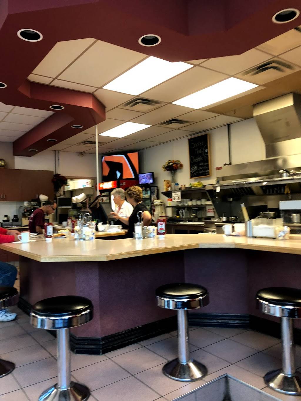 Ralph & Sons Diner | restaurant | 3420 Carling Ave, Nepean, ON K2H 5B1, Canada | 6138280697 OR +1 613-828-0697