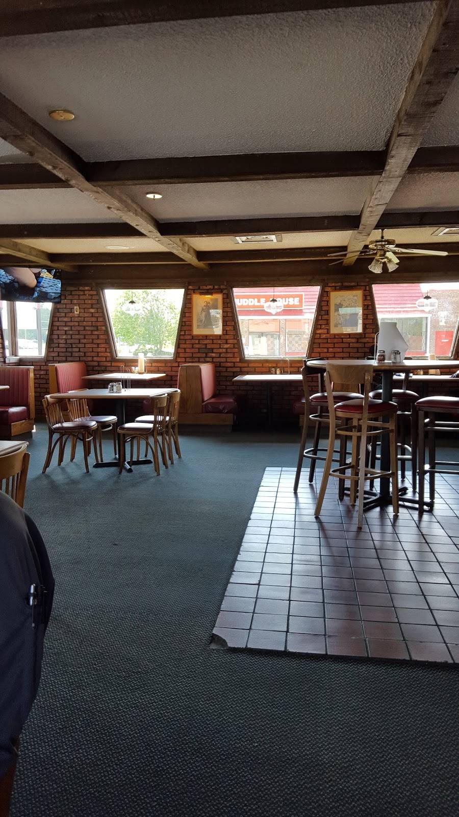 Pizza Hut | restaurant | 418 W McIntyre St, Mullins, SC 29574, USA | 8434646420 OR +1 843-464-6420