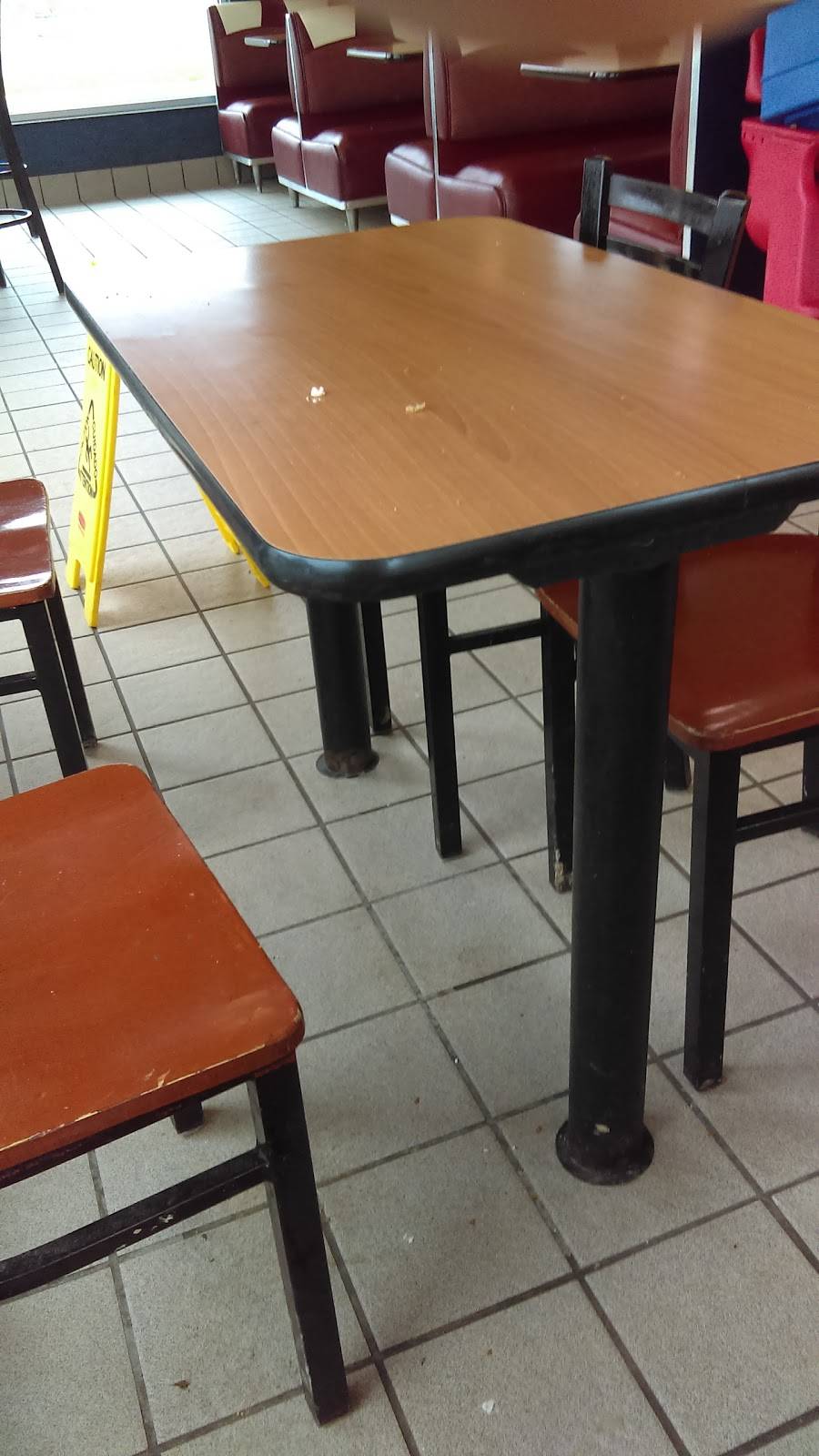 KFC | restaurant | 165 E Broad St, Pataskala, OH 43062, USA | 7409272088 OR +1 740-927-2088