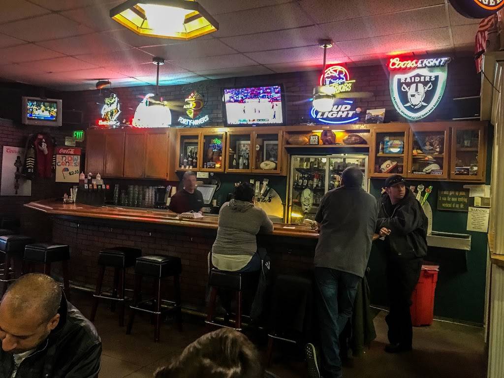 Pinkys Pizza Parlor | restaurant | 321 Petaluma Blvd S, Petaluma, CA 94952, USA | 7077632510 OR +1 707-763-2510