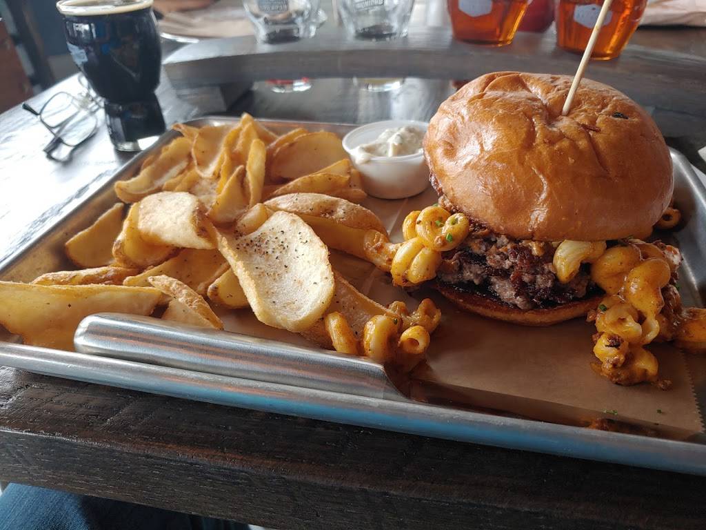 Cherry Street Brewpub at Halcyon | restaurant | 6640 Town Sq, Ste 510, Alpharetta, GA 30005, USA | 7706964929 OR +1 770-696-4929