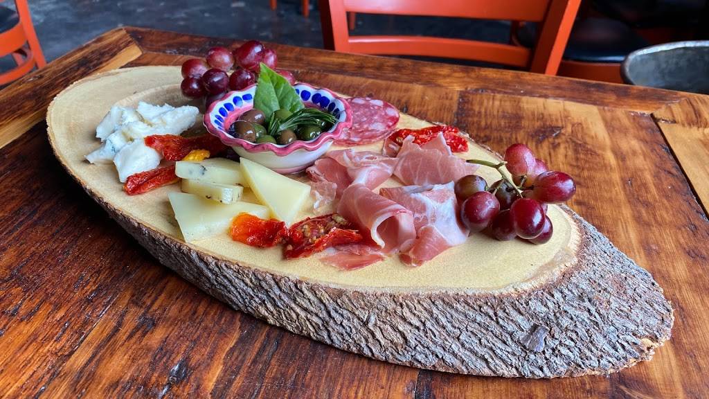 Molto Pizza | restaurant | 376 Deer Park Ave, Babylon, NY 11702, USA | 6313144412 OR +1 631-314-4412